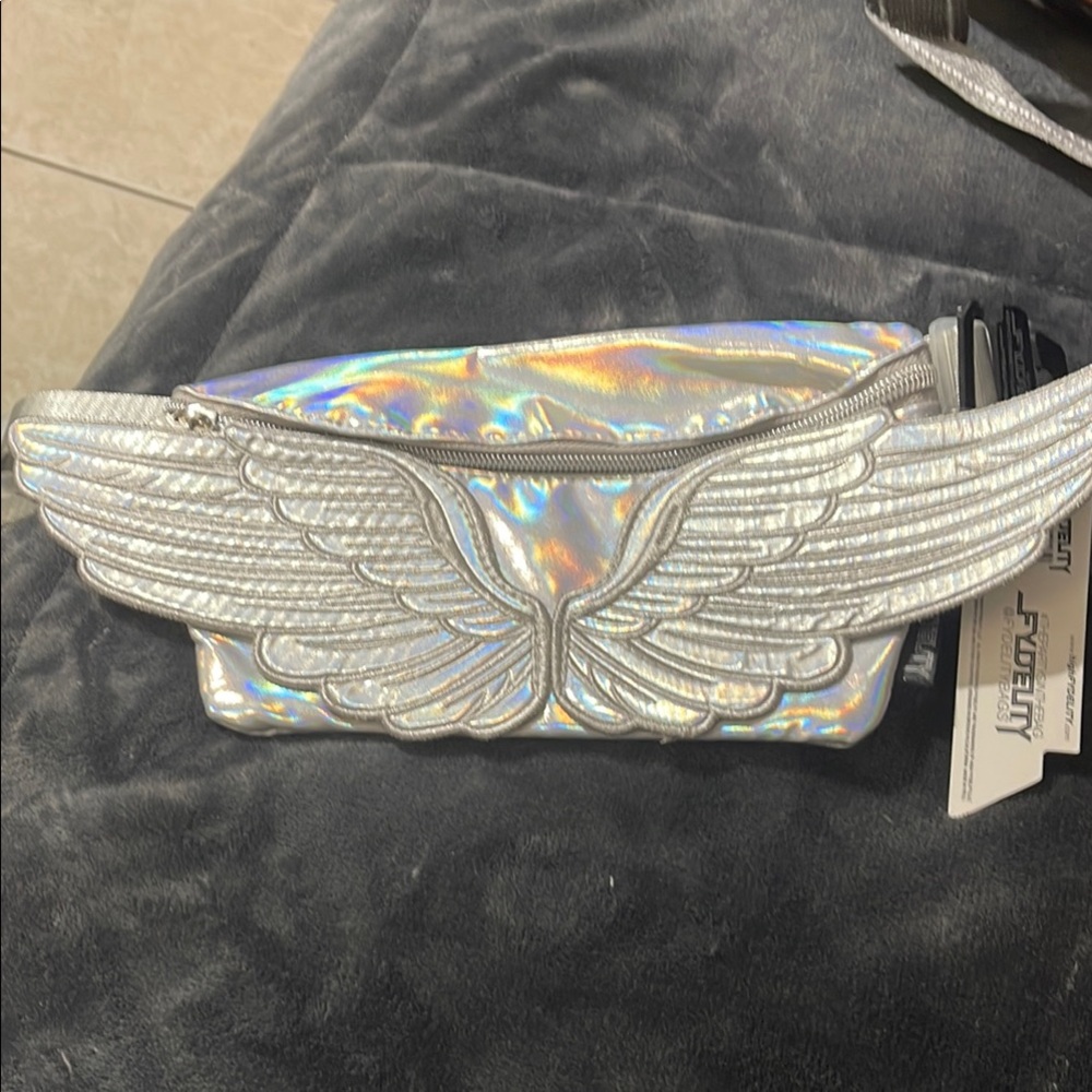 Holographic Winged Clutch